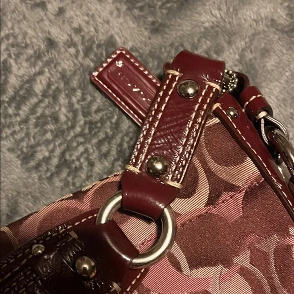 Coach Signature Shoulder Bag in mauve and Brown - Picture 5 of 5